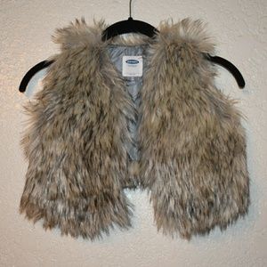 Old Navy faux fur vest size 2T